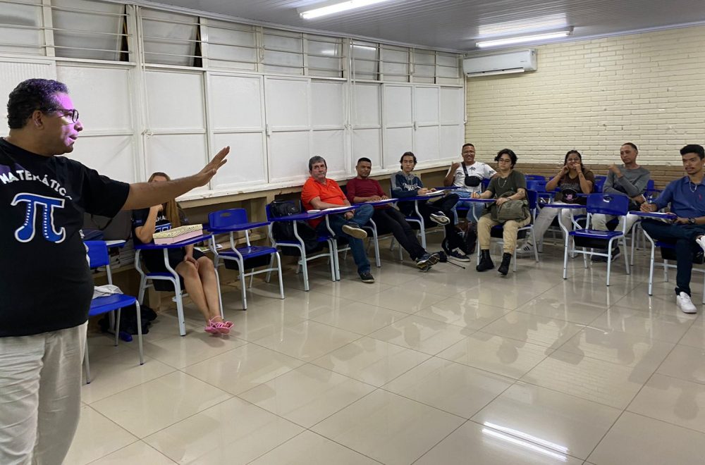 Estudantes de matemática e Ciências realizam atividades práticas