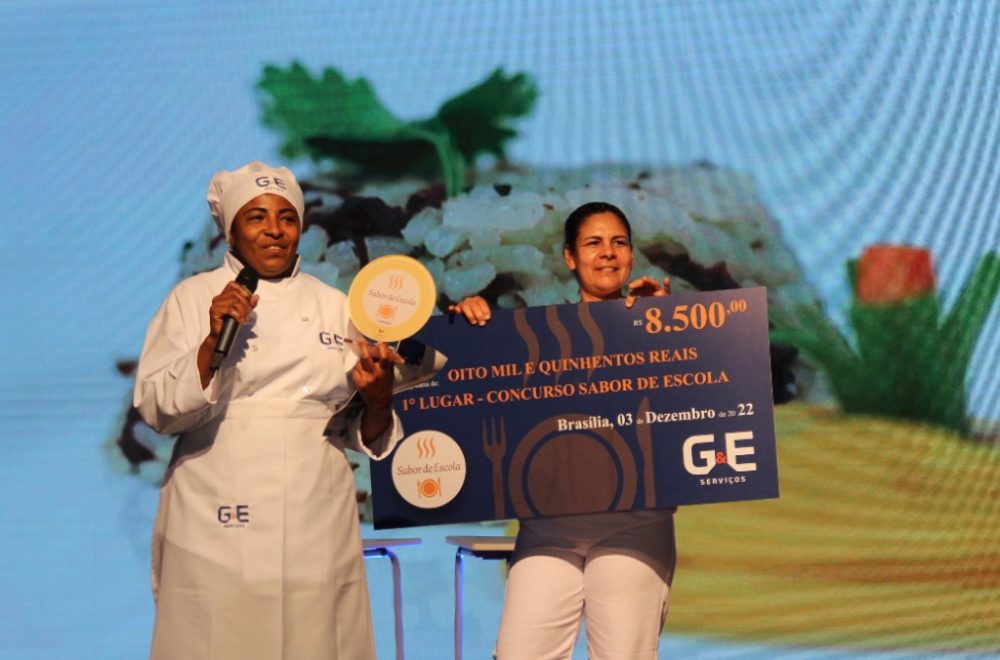 Merendeira vence concurso de bolsas UCB