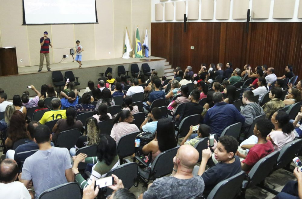 Faiara Assis